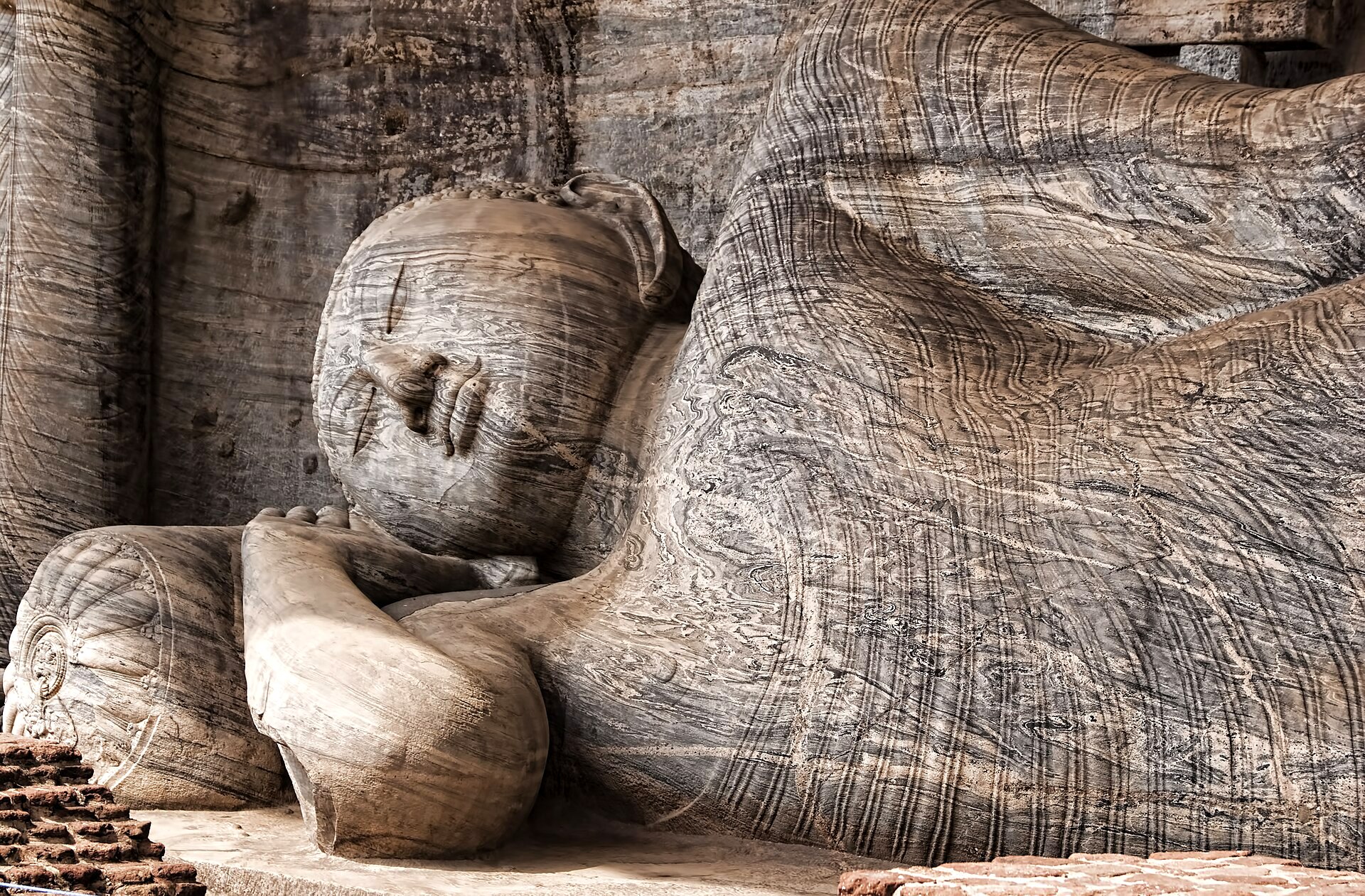 Rock-cut Buddha statues at the Gal Vihara, Polonnaruwa