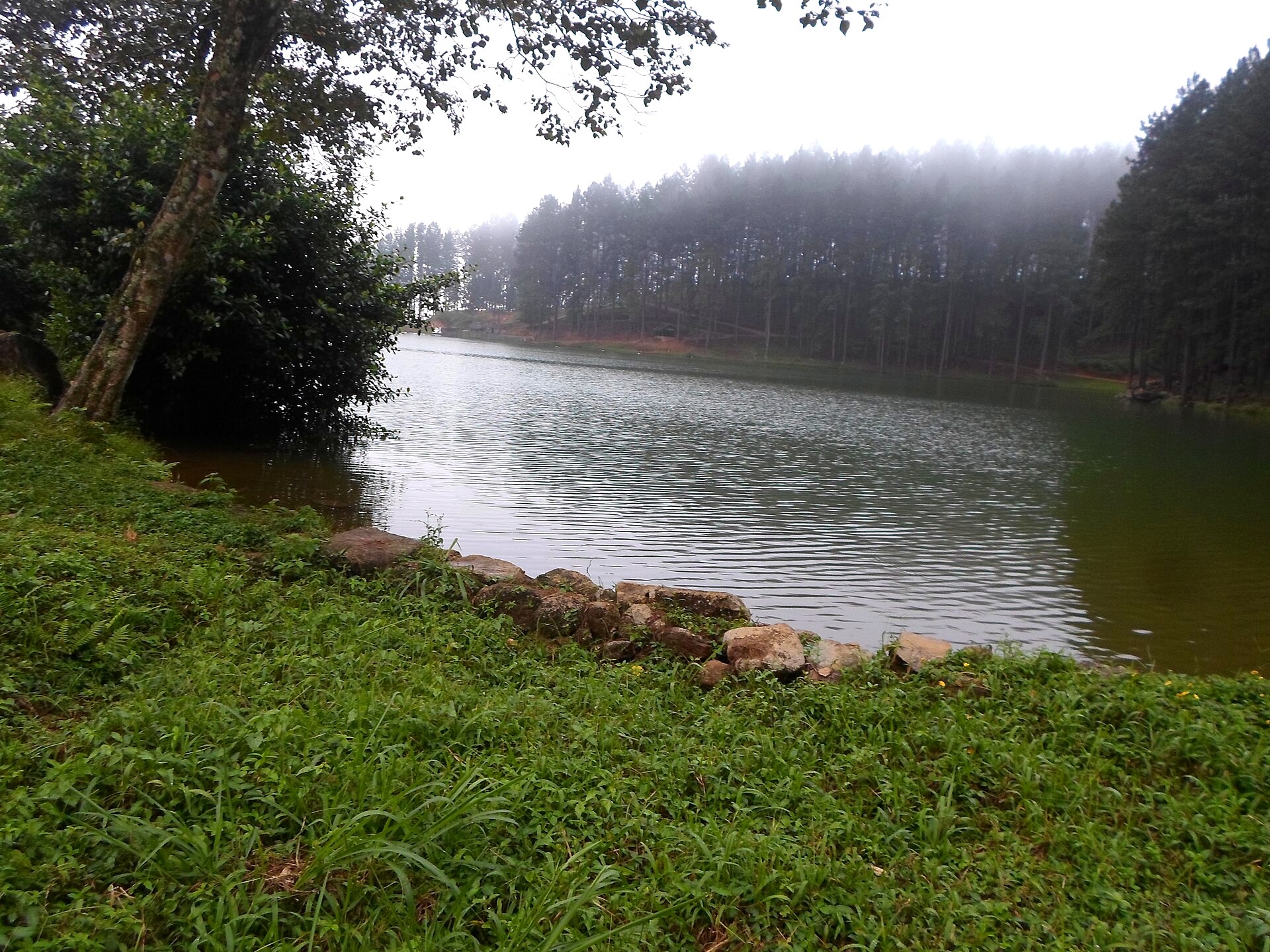 Sembuwatta Lake among the hills